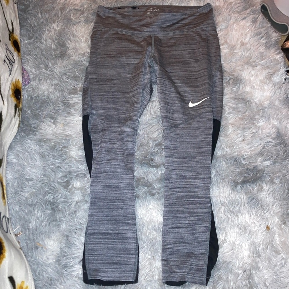 Grey Nike leggings